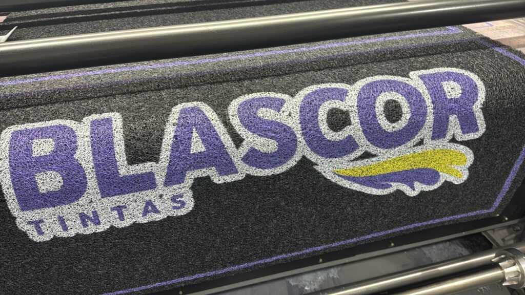 Tapete personalizado Blascor em ambiente comercial